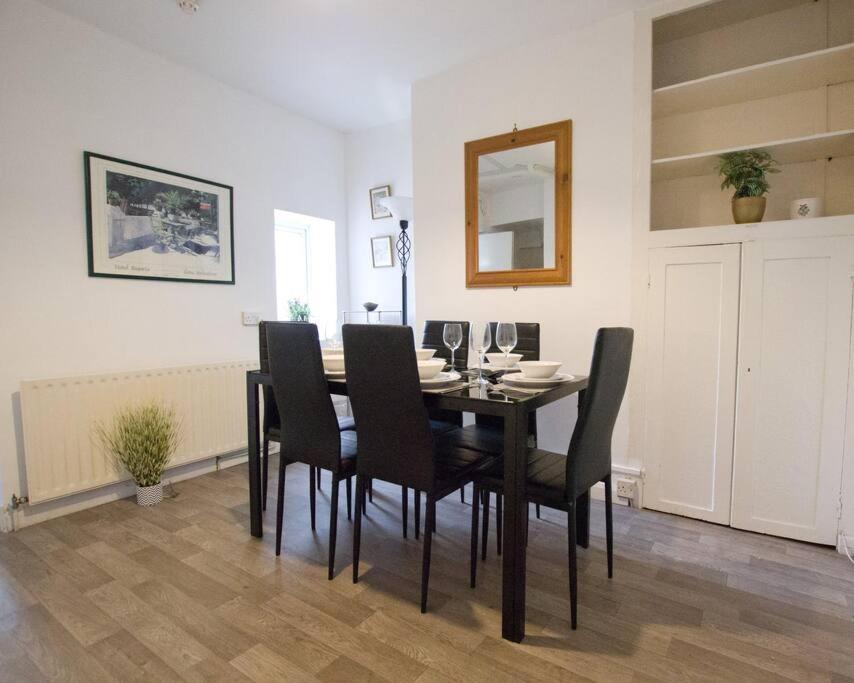 City Centre 4 Bedroom House วินเชสเตอร์ ภายนอก รูปภาพ